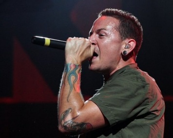 Лидер группы Linkin Park воплотился в образ психопата