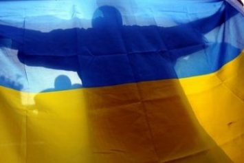 Житель Херсонщины посчитал, что украинские флаги мешают бабушкам (фото)