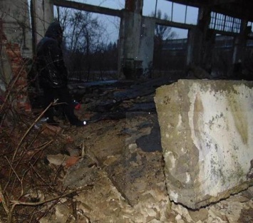 На Буковине на мужчину упала бетонная плита