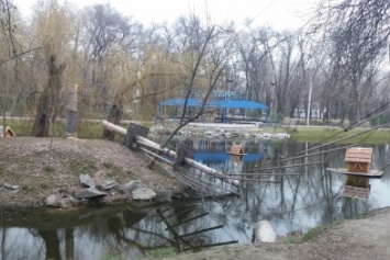В Запорожской "Дубовке" разрушается веревочный парк, - ФОТОРЕПОРТАЖ