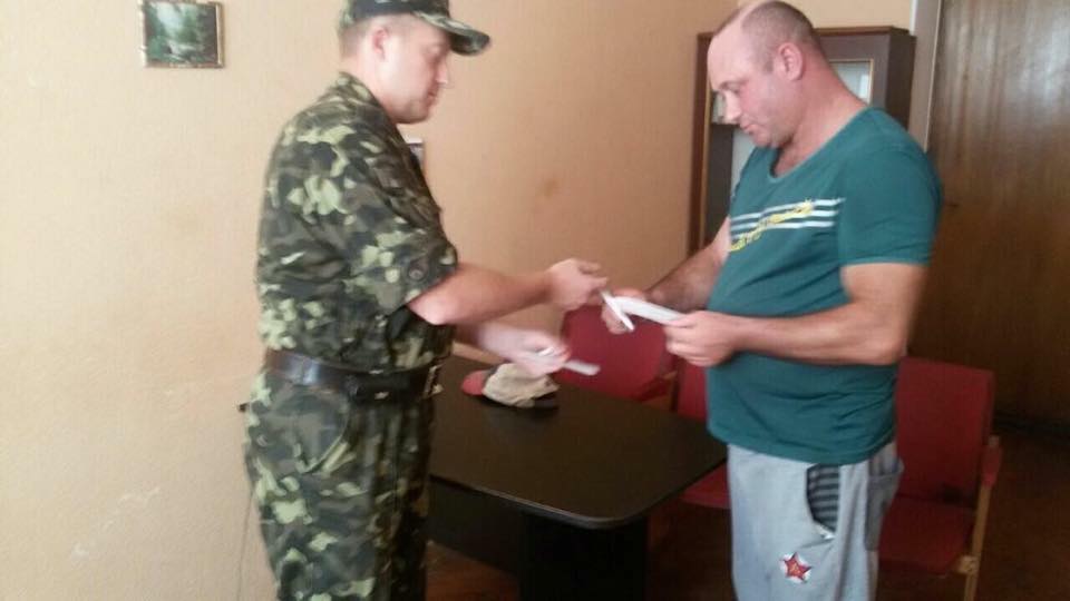 Охраннику, стрелявшему по детям на Киевщине, вручили повестку