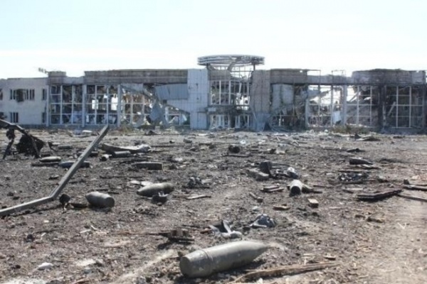 Донецкий аэропорт снова оказался на линии огня