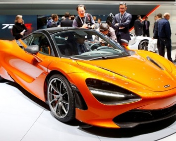Новый McLaren 720S «приветствует» хозяина подсветкой двигателя