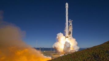 Falcon 9 успешно доставила американский спутник на орбиту