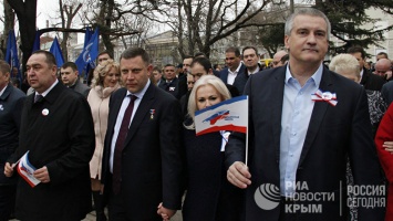 В Симферополе годовщину "Крымской весны" отметили праздничным шествием