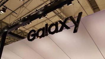 Гибкий смартфон Samsung выйдет не ранее 2018 года