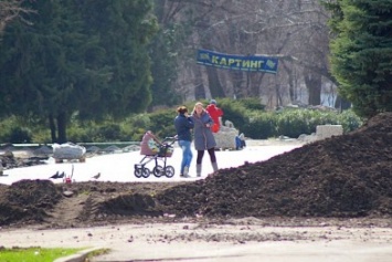 В одесском парке среди человеческих останков валяются горы шприцов (ФОТО)