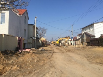 Капремонт ремонт улицы Толбухина в Одессе продолжается. Фото