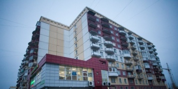В Екатеринбурге сотрудницу полиции уволили после покупки квартиры не по средствам