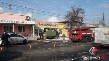 В Николаеве военный бензовоз въехал в магазин - один человек погиб