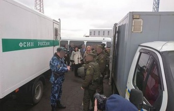 12 заключенных, отбывавших заключение в Крыму и этапированных в Россию, передали Украине