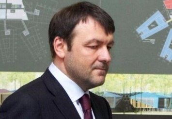 В чем подозревают завхоза Ющенко, который теперь продает орехи