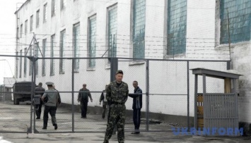 Переданных из Крыма заключенных временно разместят в Харькове
