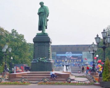 За два года в Москве отреставрируют более сотни памятников