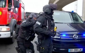 В Париже эвакуировали аэропорт Орли из-за стрельбы