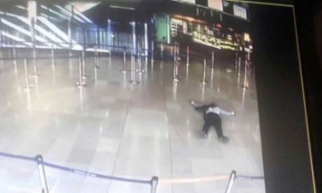 Стрельбу по полиции и нападение в аэропорту Парижа устроил один и тот же человек