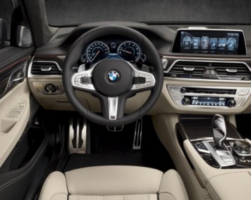 Американские журналисты испытали новый BMW M760i