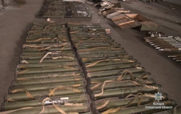 Запорожская полиция обнаружила огромный склад боеприпасов