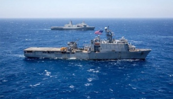 Американский десантный корабль вошел в акваторию Черного моря