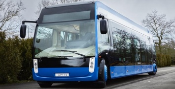 Революционный по маневренности автобус Aptis выпущен во Франции