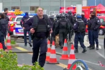 ЧП во Франции: в аэропорту правоохранители застрелили мужчину