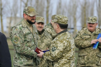 Министр обороны наградил губернатора Николаевщины Савченко «за искреннюю заботу» о ВСУ