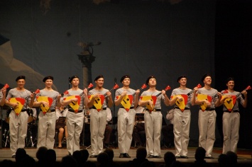 Танцевальная группа Ансамбля песни и пляски Черноморского флота принимает участие в шоу «Танцуют все»