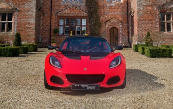Компания Lotus представила сверхлегкий спортивный автомобиль
