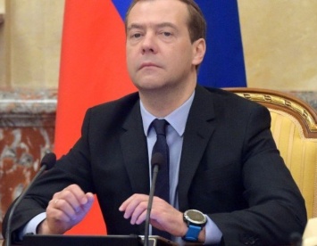 Медведев удачно продемонстрировал часы Garmin Quatix 3