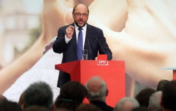 Кандидат на пост канцлера ФРГ Шульц обещает бороться с популизмом