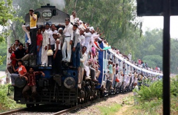 Вот что значит настойчивость: в Индии фермер отсудил у железной дороги... поезд