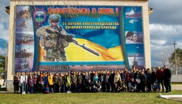Днепровские школьники побывали в воздушнодесантной бригаде