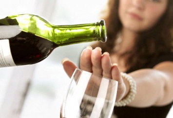 Ученые выяснили, сколько беременных женщин пьют алкоголь
