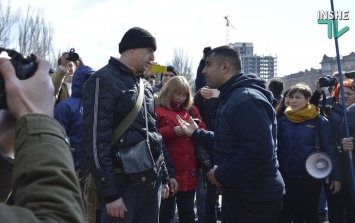 В Николаеве на митинге против тарифов ЖКХ произошли столкновения
