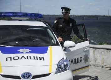 Полицейские обнаружили арсенал оружия в машине жителя Одесской области