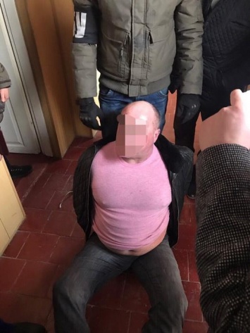 На Киевщине поймали сельского голову при получении 250 тысяч евро взятки