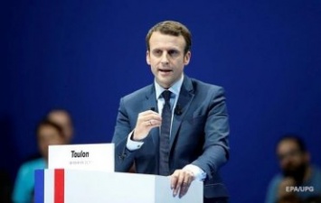 Макрон считает, что Франции не следует сближаться с Россией