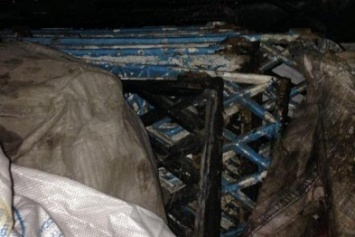 В автомобиле сумчанина обнаружили украденные с кладбища элементы оградки (ФОТО)