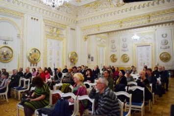 Поэты Черноморска выступили в «Золотом зале» Литературного музея Одессы (фото)