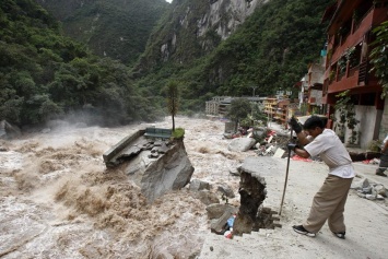 Шокирующие кадры бедствия в Перу: поток грязи смывает города - фото, видео