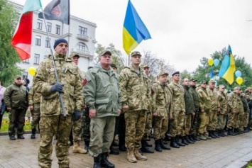 Больше полутысячи жителей Днепропетровской области выбрали службу по контракту