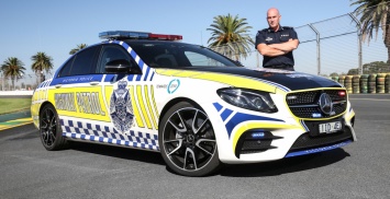 «Заряженный» седан Mercedes-AMG E43 поступил на службу в австралийскую полицию