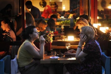 В Киеве могут повысить штрафы за курение в общественных местах