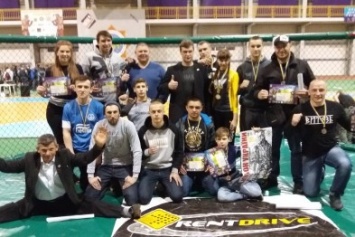 Каменские спортсмены завоевали 10 золотых медалей на Кубке Украины по казацкому двобою
