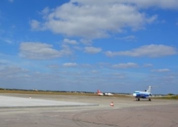 Единственная ВПП запорожского аэропорта закрывается на ремонт, но часть рейсов останутся