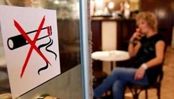 Курение в ресторанах: власти Киева хотят поднять штрафы