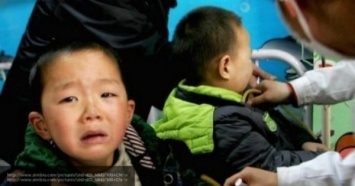 В Китае два подростка погибли из-за давки в школьном туалете