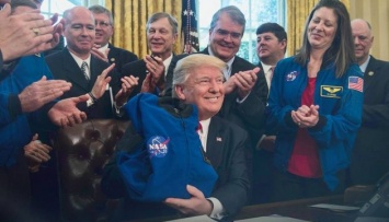 Трамп подписал закон о финансировании полета на Марс