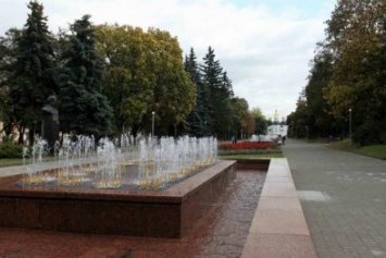 Черниговцы просят мэра не трогать старые фонтаны на Аллее Героев