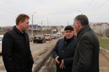 Овсянников поручил ускорить ремонт севастопольских дорог